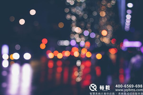 數字化校園信息管理系統(tǒng):未來校園的智能化轉型(圖1) Bokeh effect from street lights at night.jpg