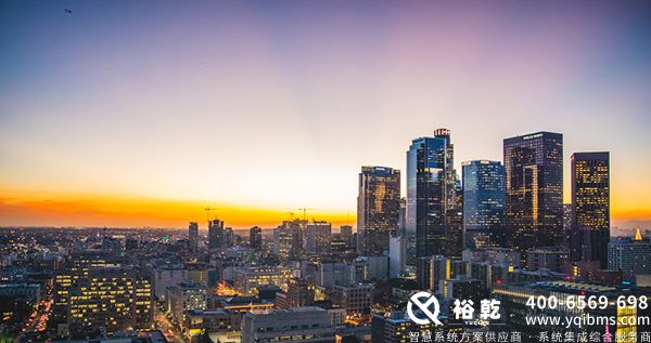 智能化電力監(jiān)控系統(tǒng):推動(dòng)現(xiàn)代能源管理的未來 智能化電力監(jiān)控系統(tǒng):推動(dòng)現(xiàn)代能源管理的未來